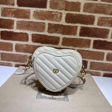 Gucci Round Bags